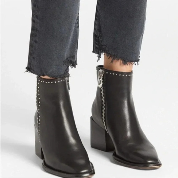 Agolde Toni Mid Rise Straight Jeans black distressed denim raw hem size 24 - Picture 2 of 11